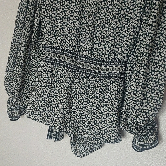 Max Studio Tie Front Wrap Blouse Black Green White Floral Long Sleeve V-neck - Picture 13 of 15